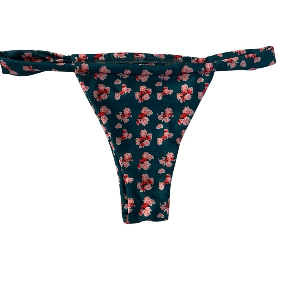 Strawberry Milk Mob Gecko Top And Bottom 2-Piece Floral Bikini — XS And S - Picture 12 of 16